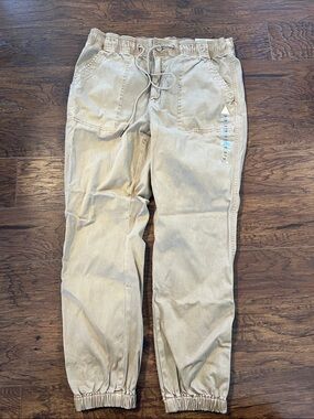 NWT American Eagle High-waisted Jegging Jogger Khaki Pants women’s size 12 short